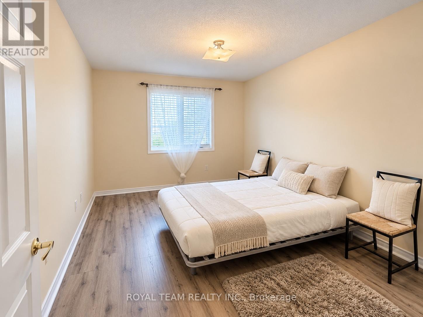 1786 Swan Street Property Photo 8