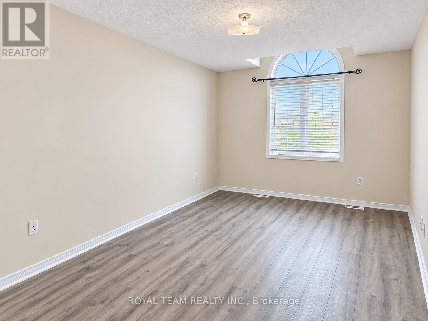 1786 Swan Street Property Photo 11