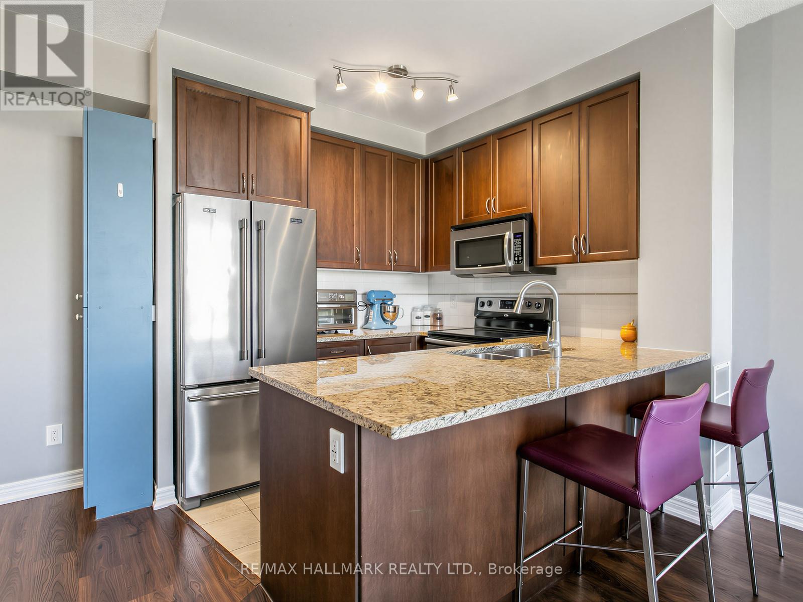 303 - 9245 Jane Street Property Photo 10