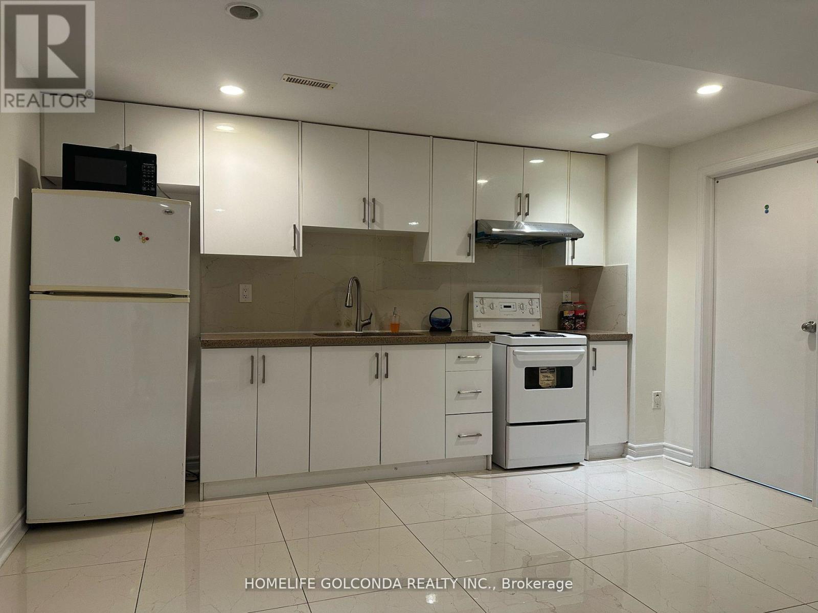 37 Halder Crescent Property Photo 1