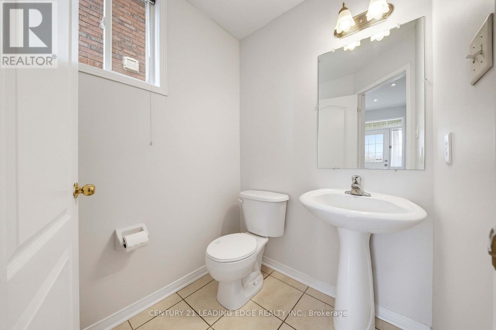 818 Castlemore Avenue Property Photo 11