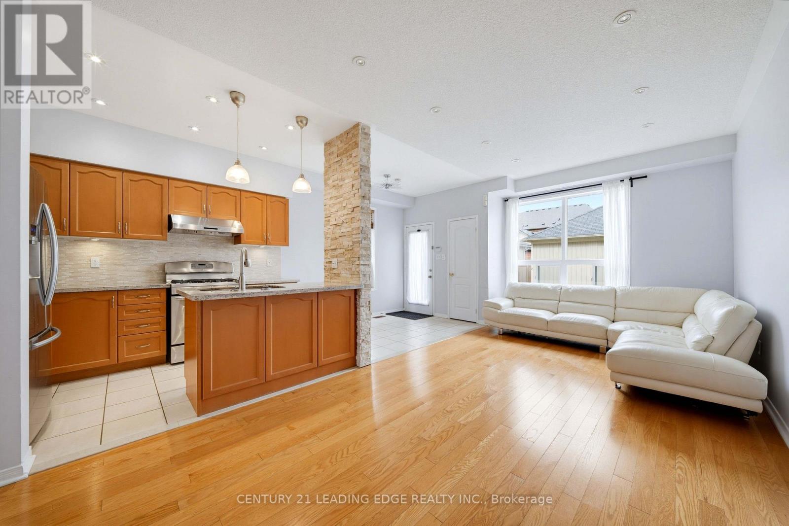 818 Castlemore Avenue Property Photo 17