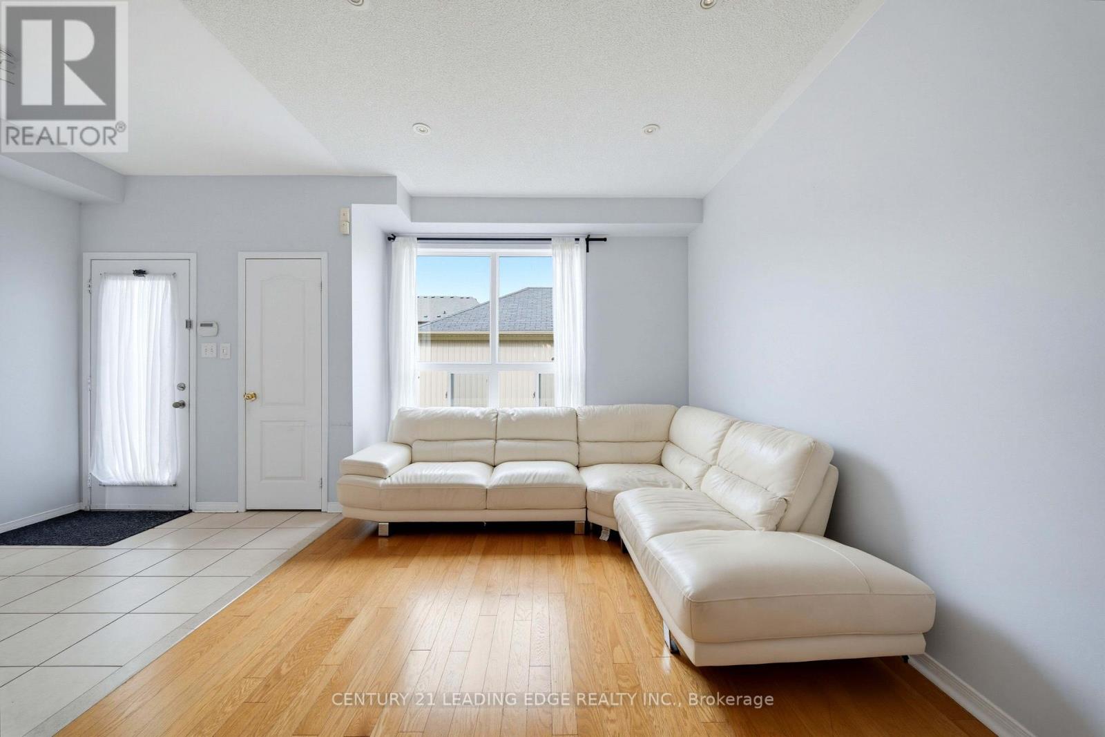 818 Castlemore Avenue Property Photo 22