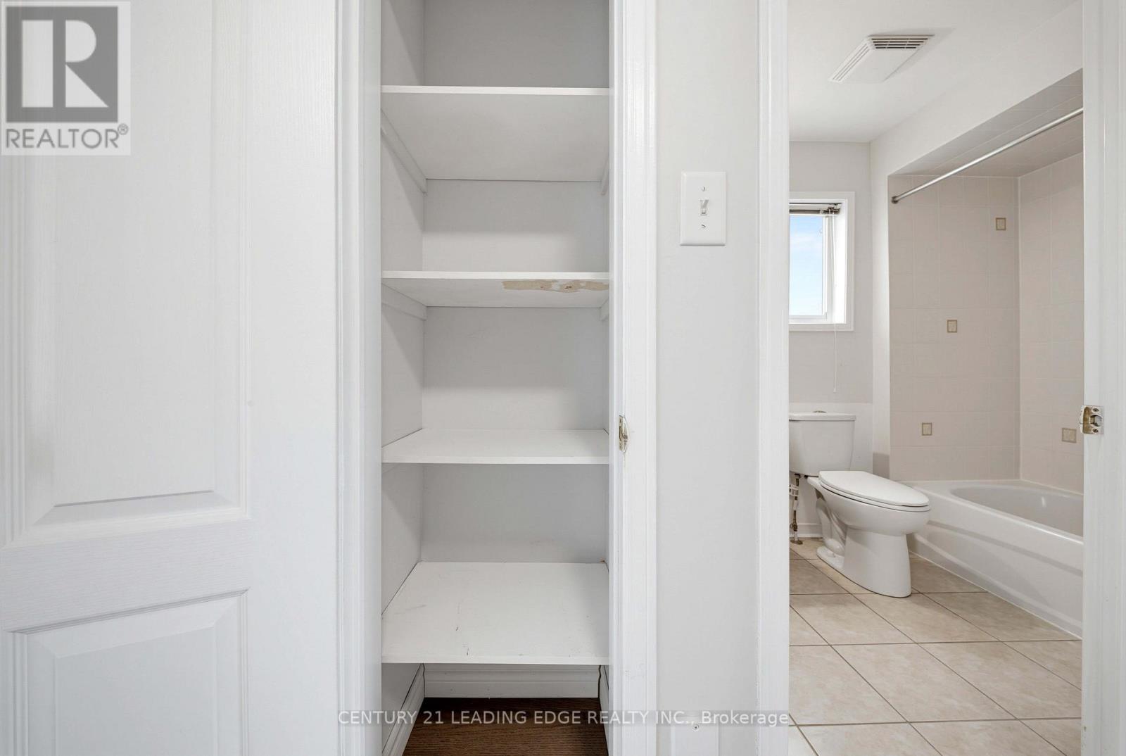 818 Castlemore Avenue Property Photo 35