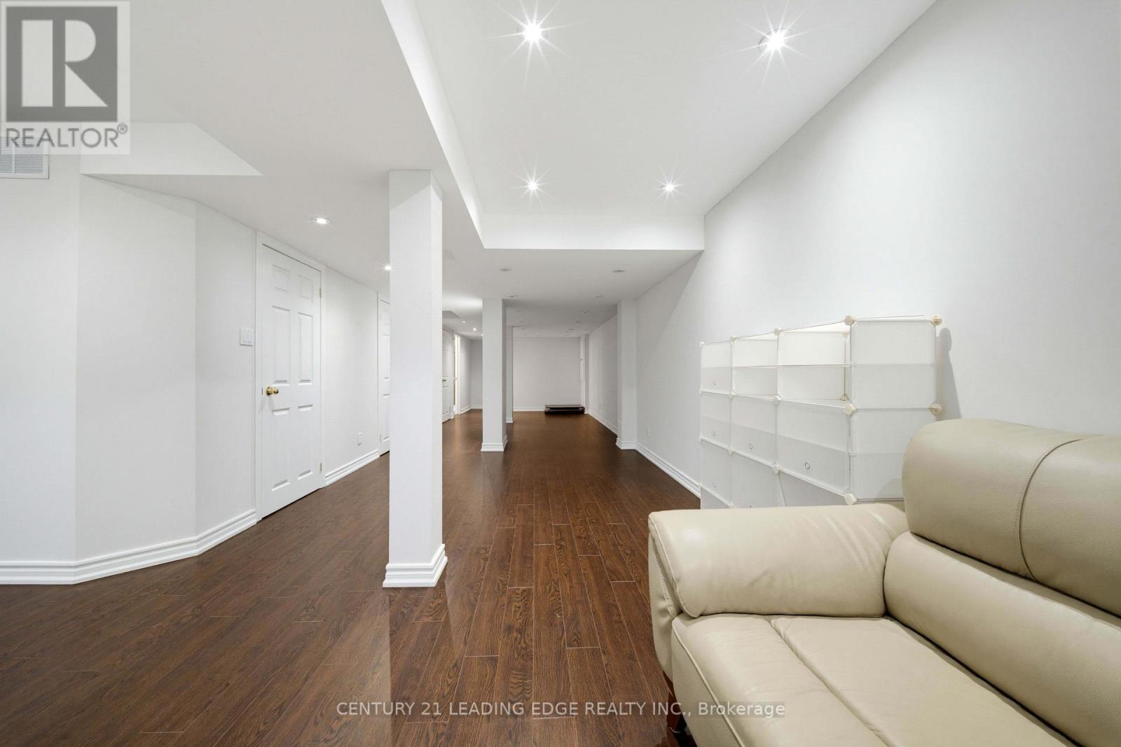 818 Castlemore Avenue Property Photo 43