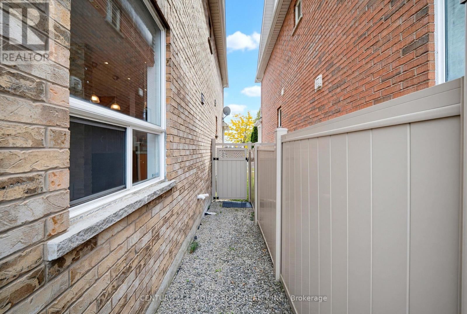 818 Castlemore Avenue Property Photo 47