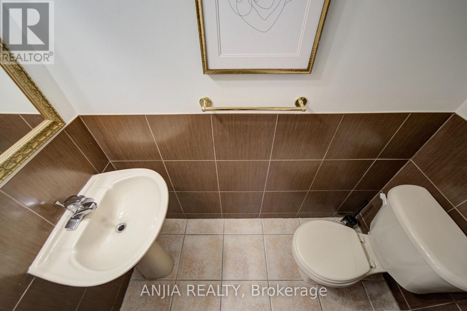 1 Aylesbury Gate Property Photo 11