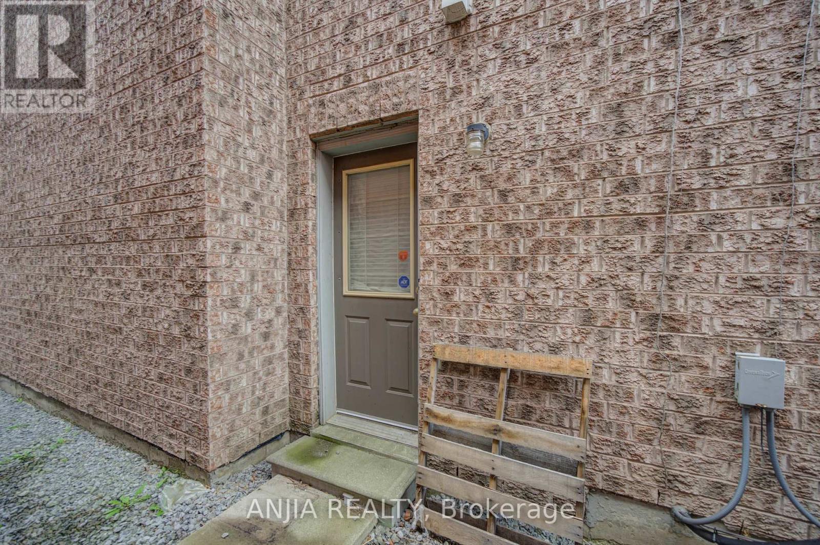 1 Aylesbury Gate Property Photo 46