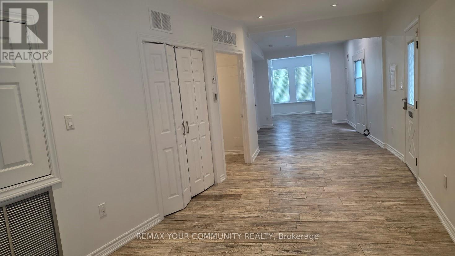 10 Centre Street Property Photo 4