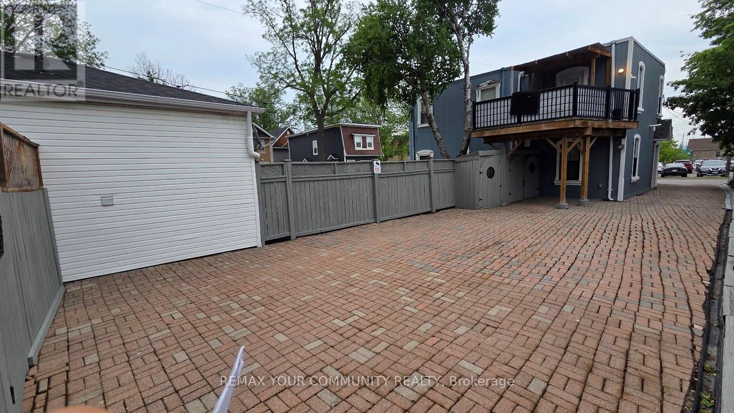 10 Centre Street Property Photo 16