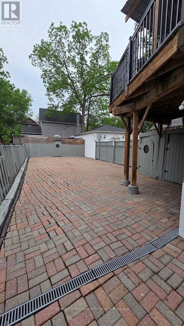 10 Centre Street Property Photo 17
