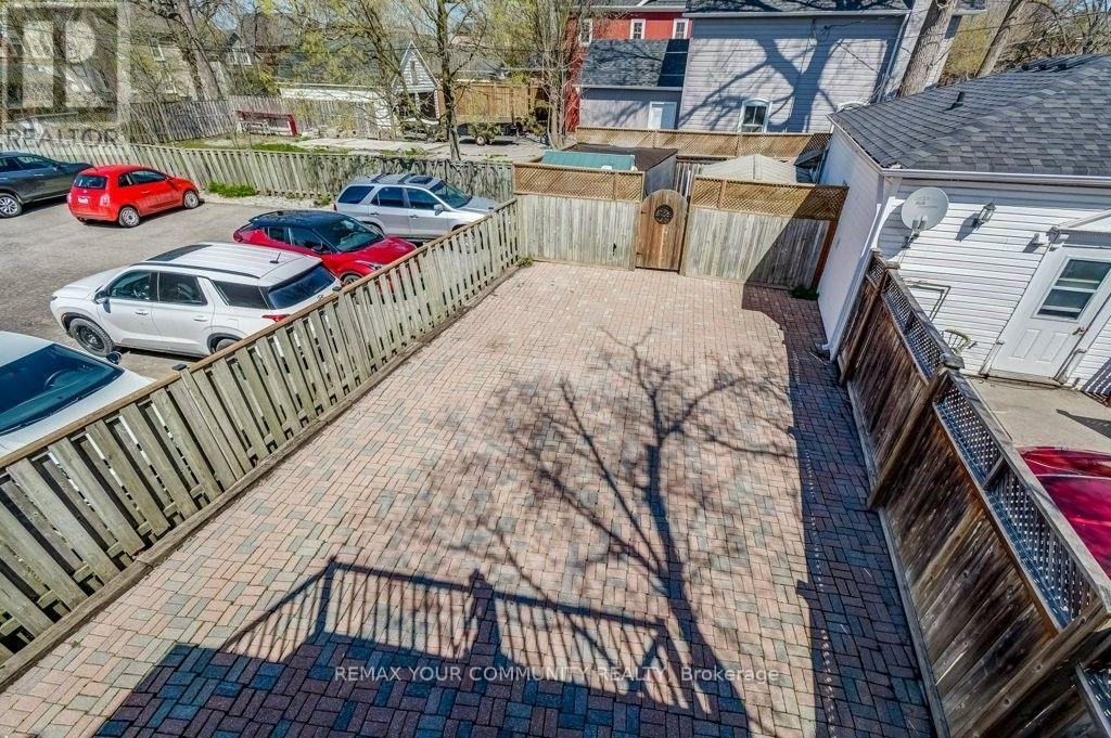 10 Centre Street Property Photo 19