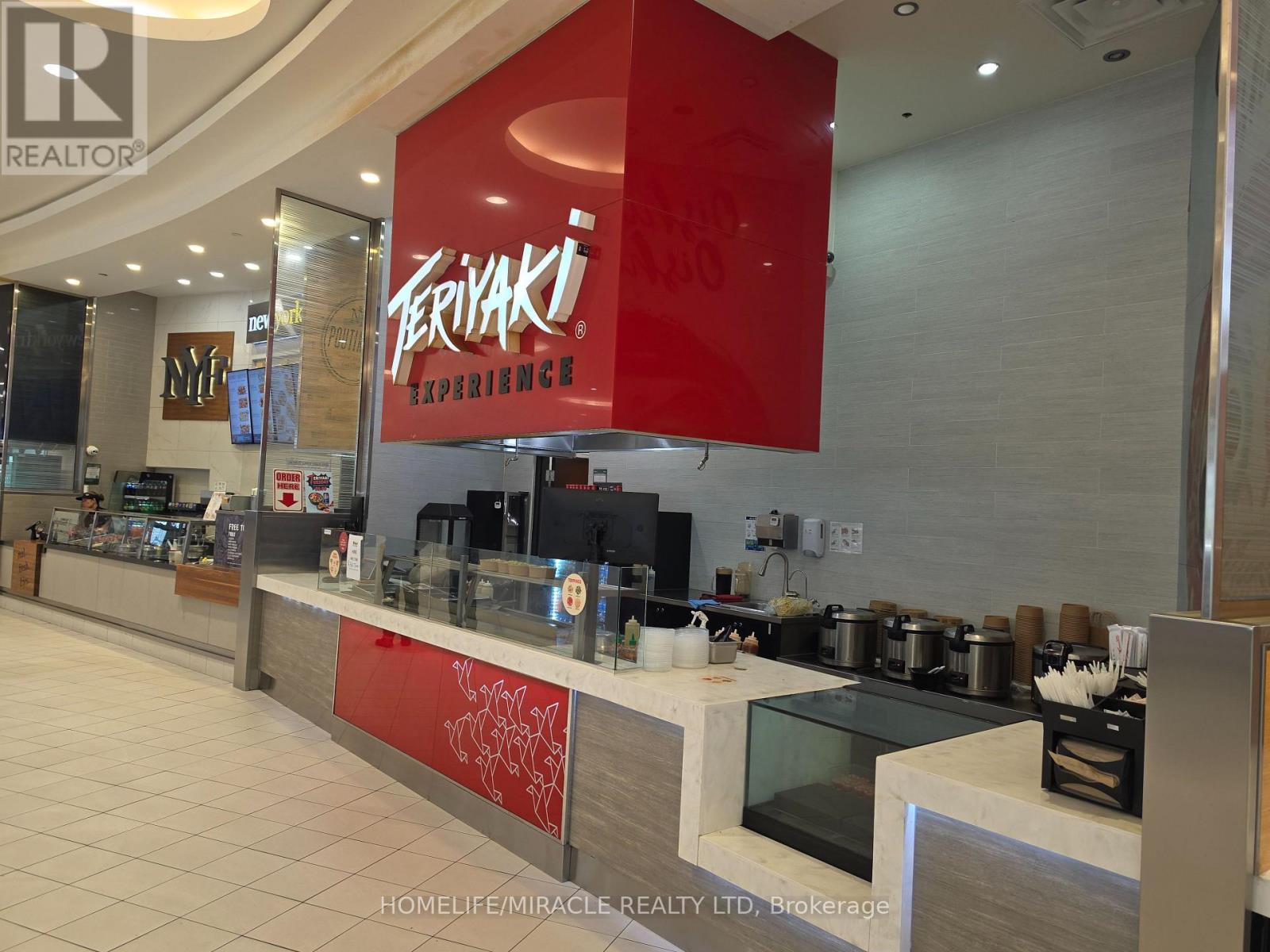 17600 Yonge Street Property Photo 3