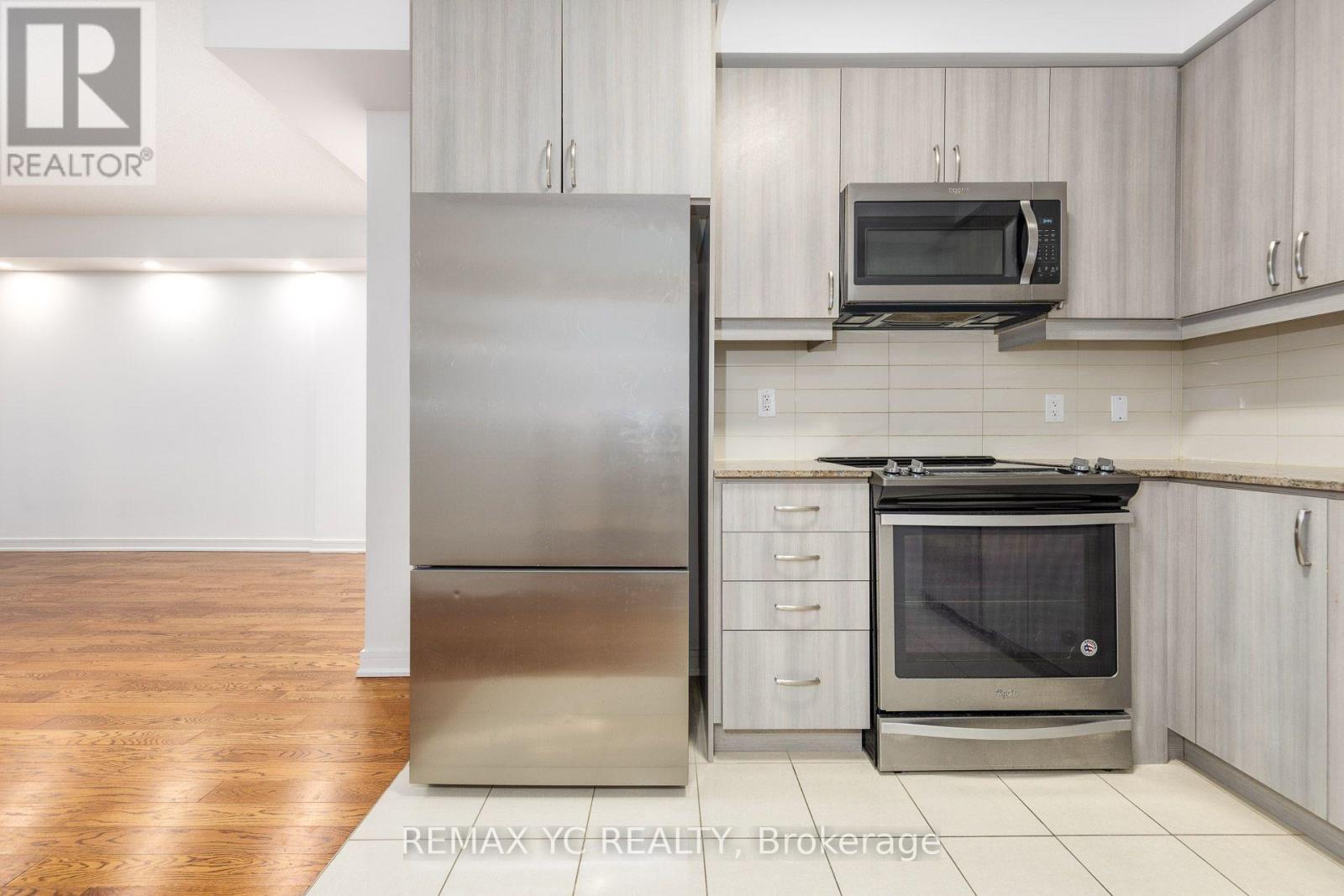 201 - 9191 Yonge Street Property Photo 4