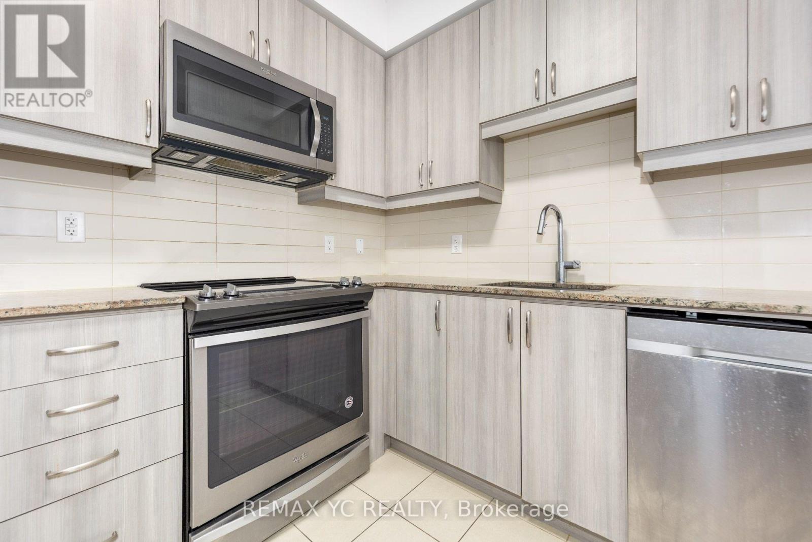 201 - 9191 Yonge Street Property Photo 5