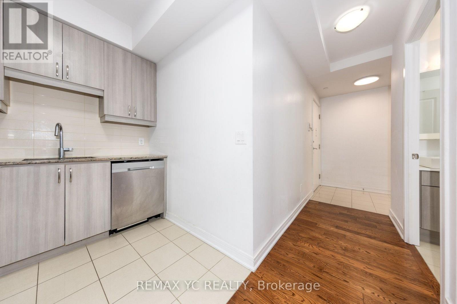 201 - 9191 Yonge Street Property Photo 7
