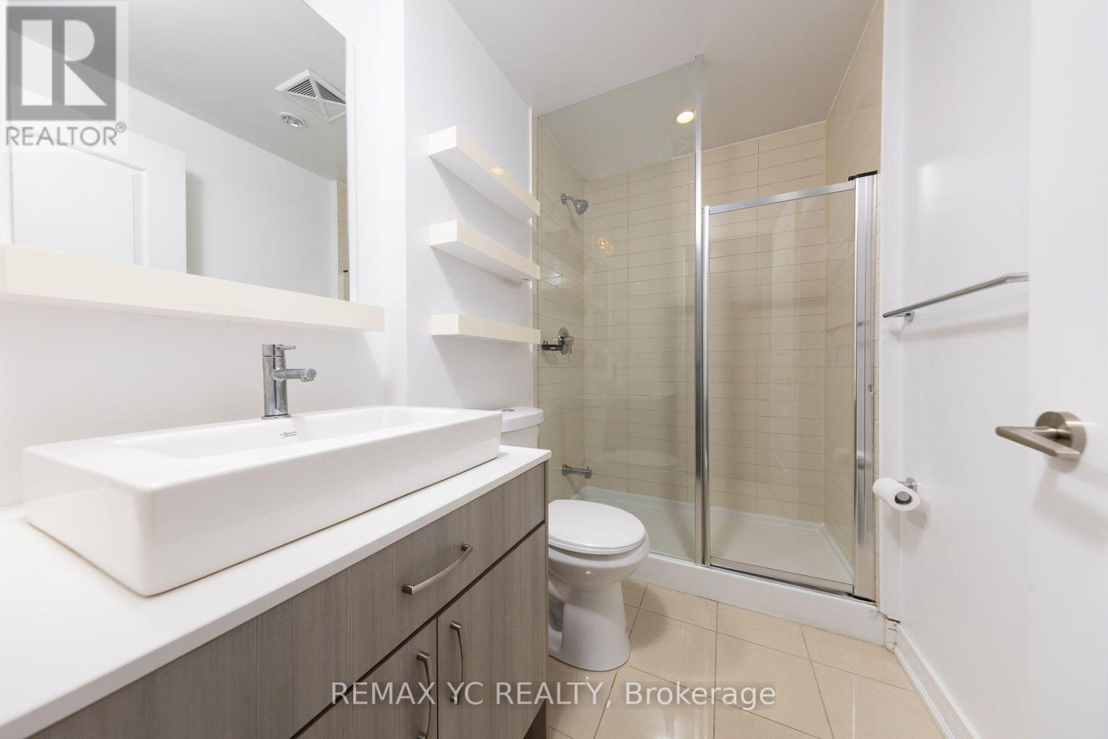 201 - 9191 Yonge Street Property Photo 8