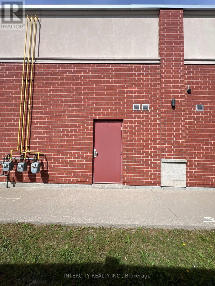 B108 - 11685 Yonge Street Property Photo 15