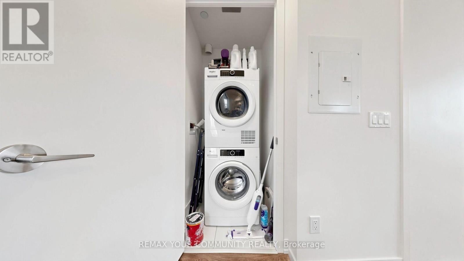 524 - 2 David Eyer Road Property Photo 17