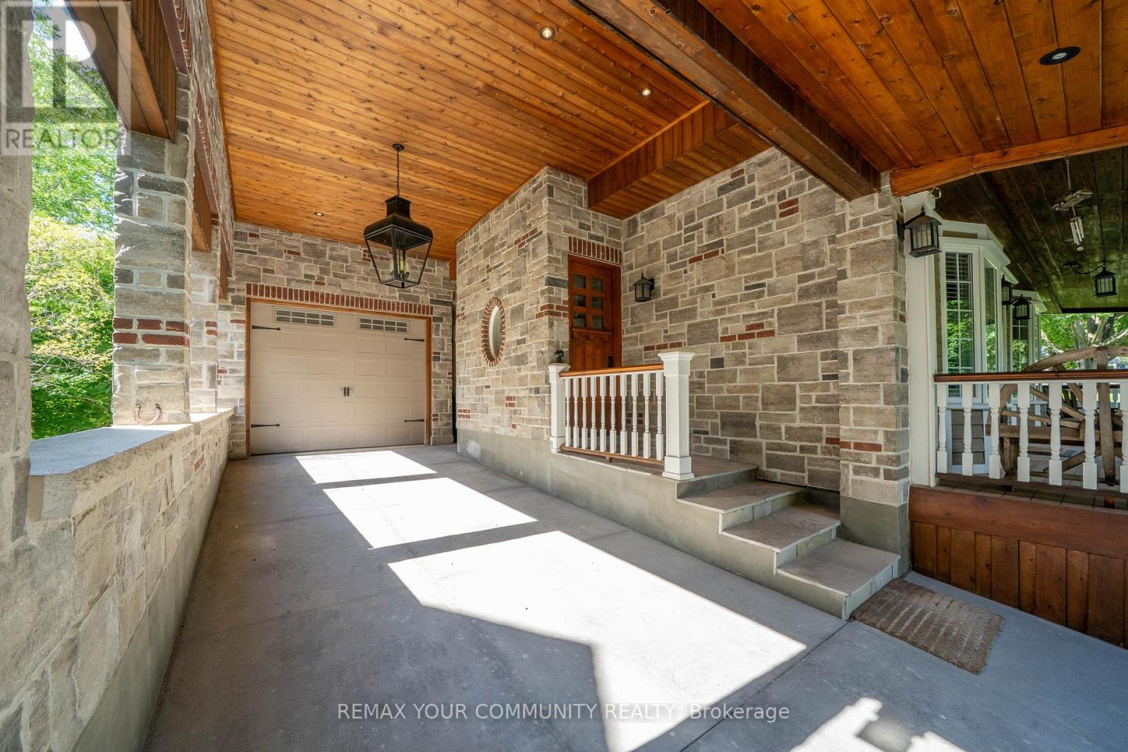 124 Elmpine Trail Property Photo 4