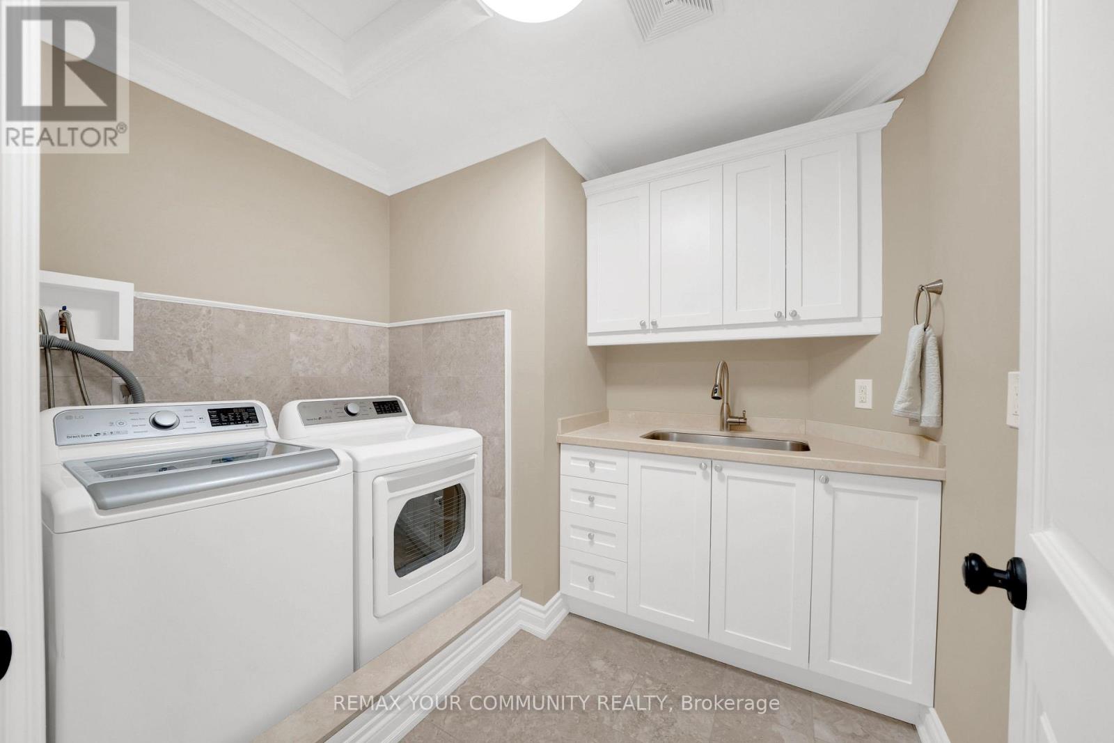 124 Elmpine Trail Property Photo 33
