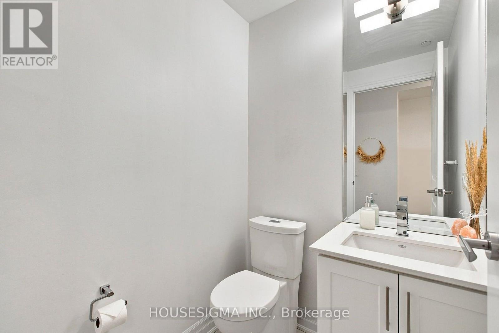 705 - 9085 Jane Street Property Photo 12