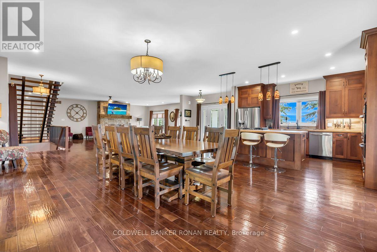 5354 3rd Line Property Photo 11