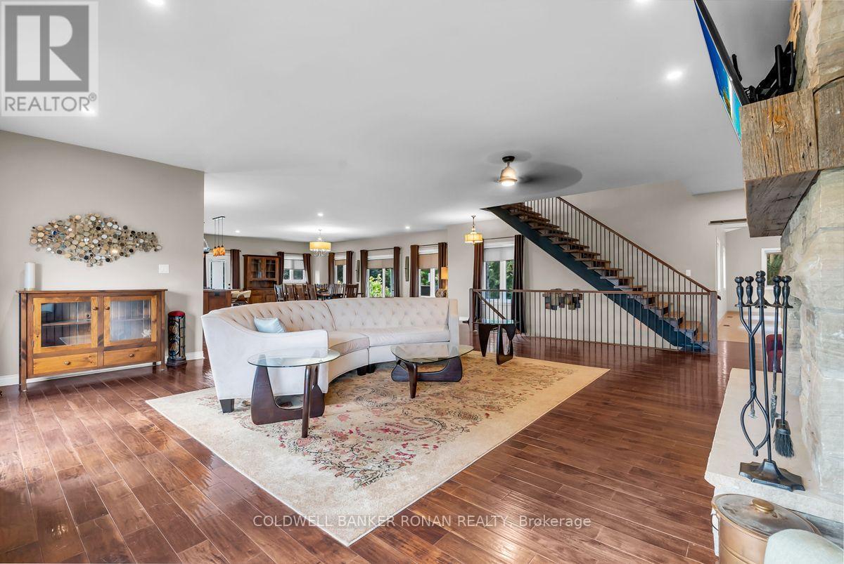 5354 3rd Line Property Photo 16