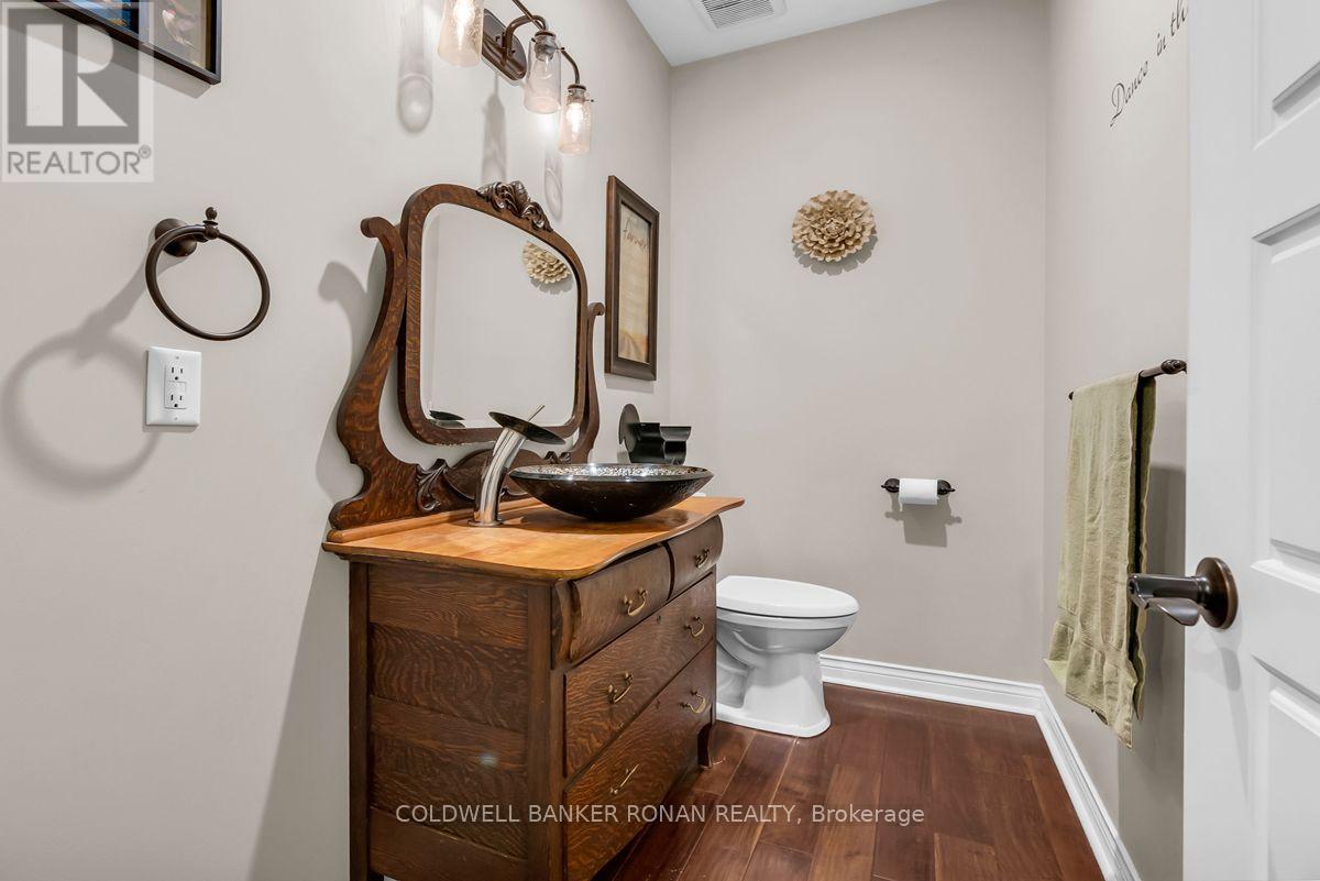 5354 3rd Line Property Photo 21