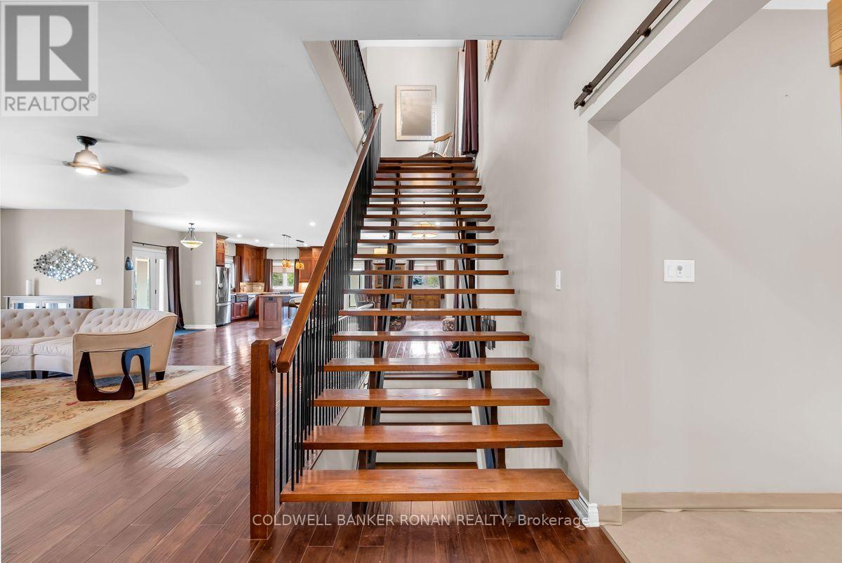 5354 3rd Line Property Photo 22