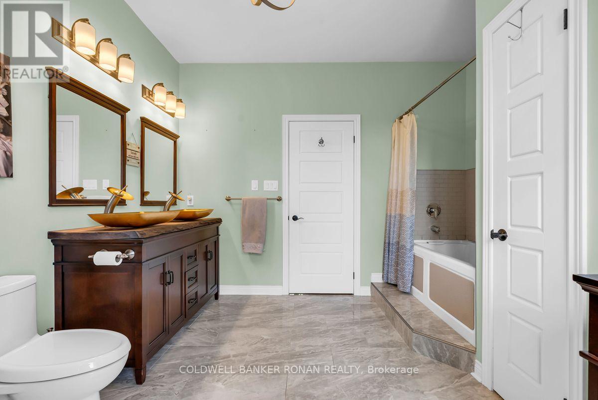 5354 3rd Line Property Photo 32