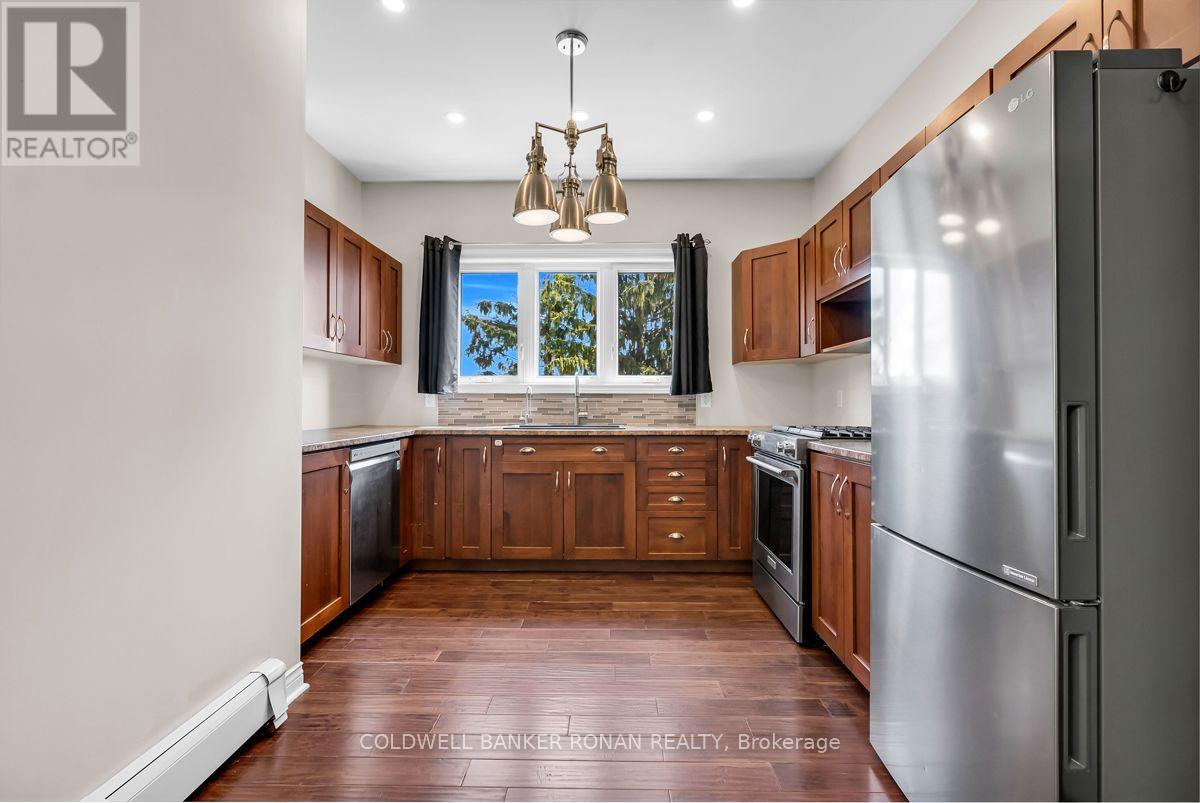 5354 3rd Line Property Photo 34