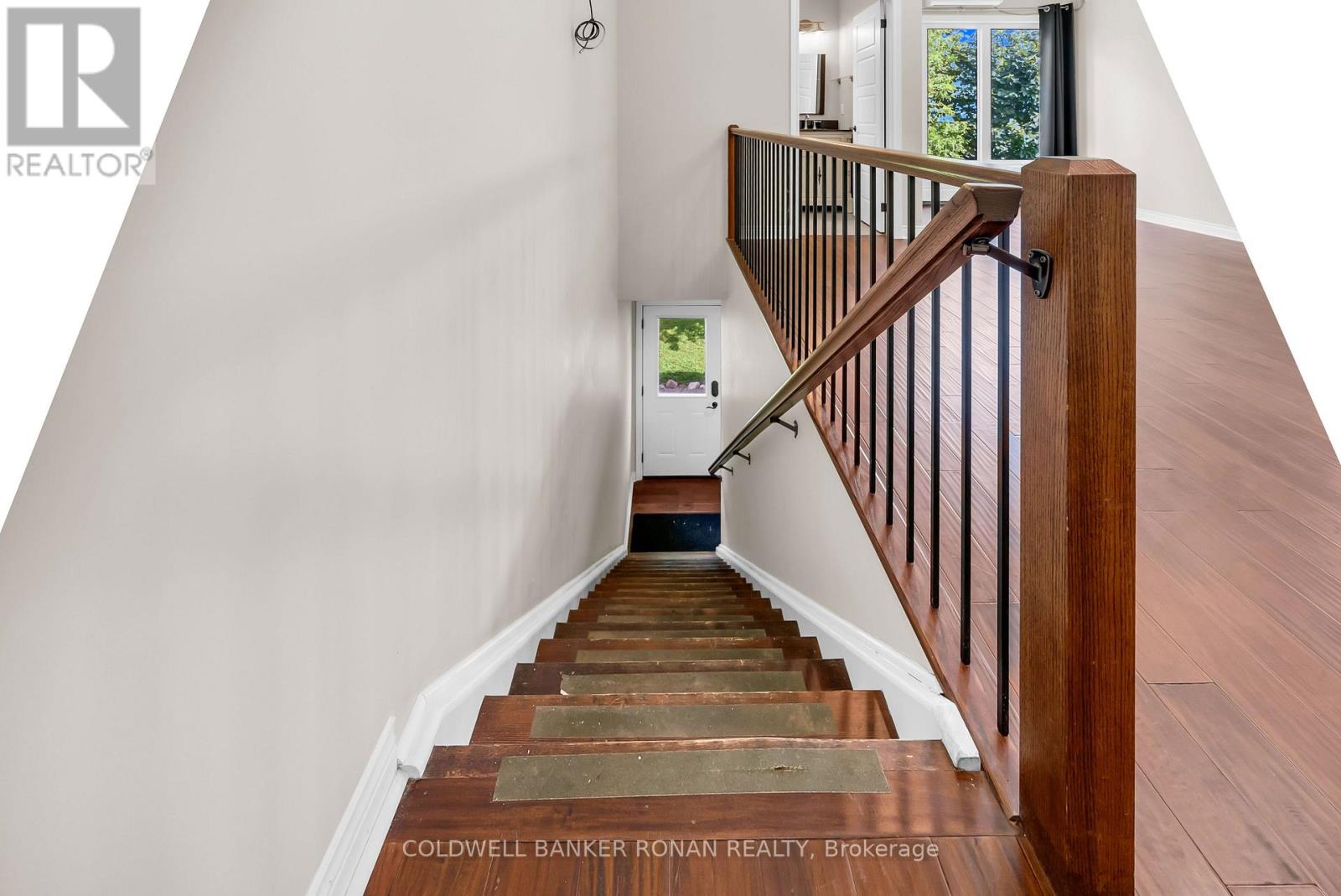 5354 3rd Line Property Photo 35