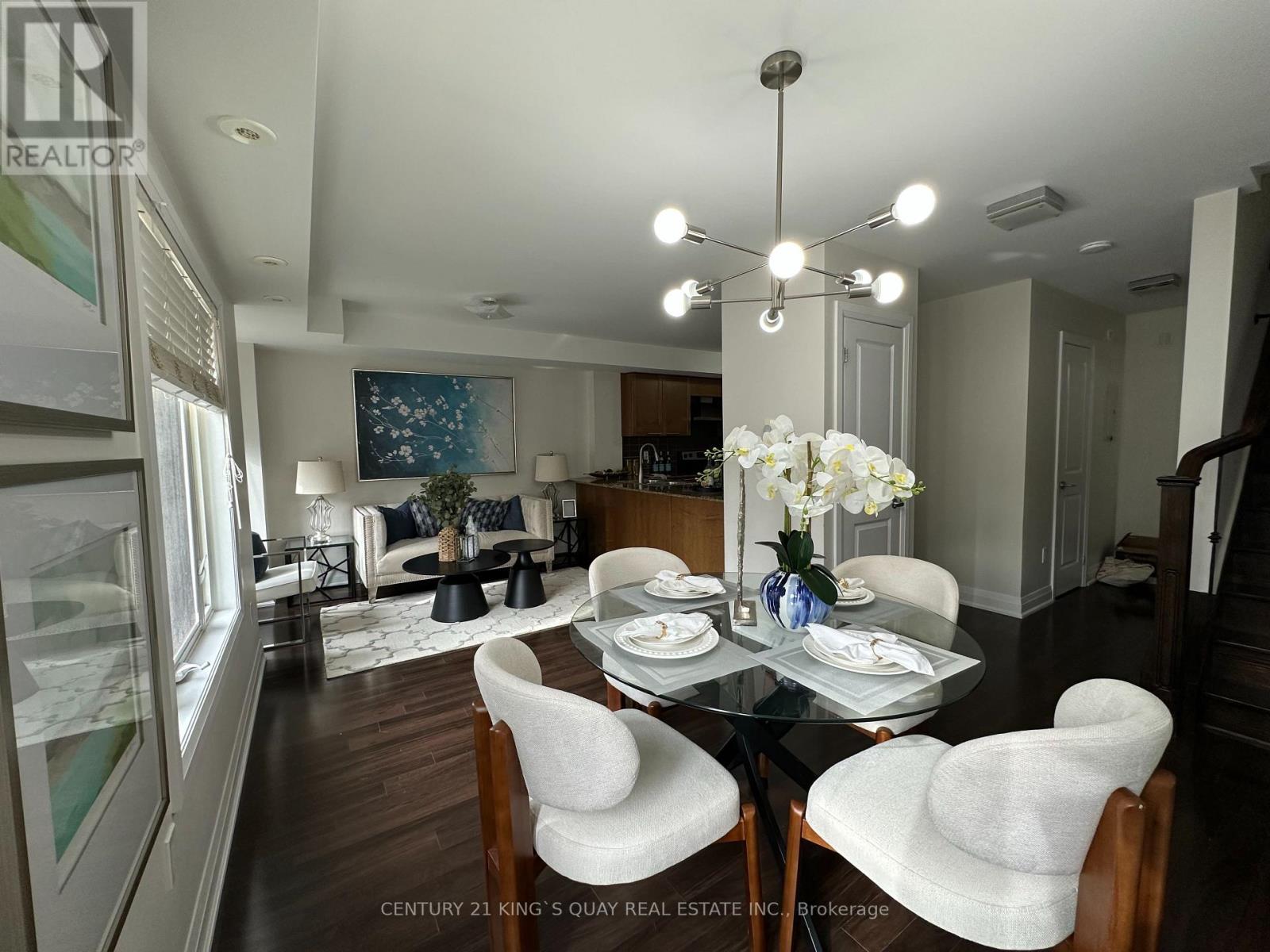 241 - 318 John Street Property Photo 6