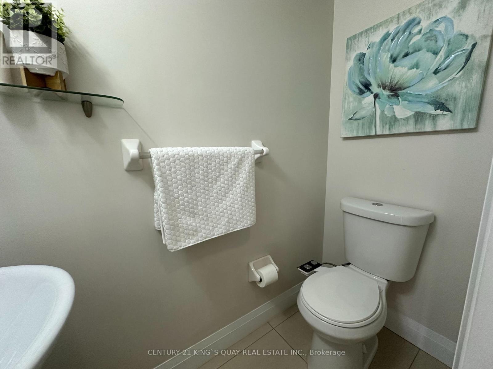 241 - 318 John Street Property Photo 19