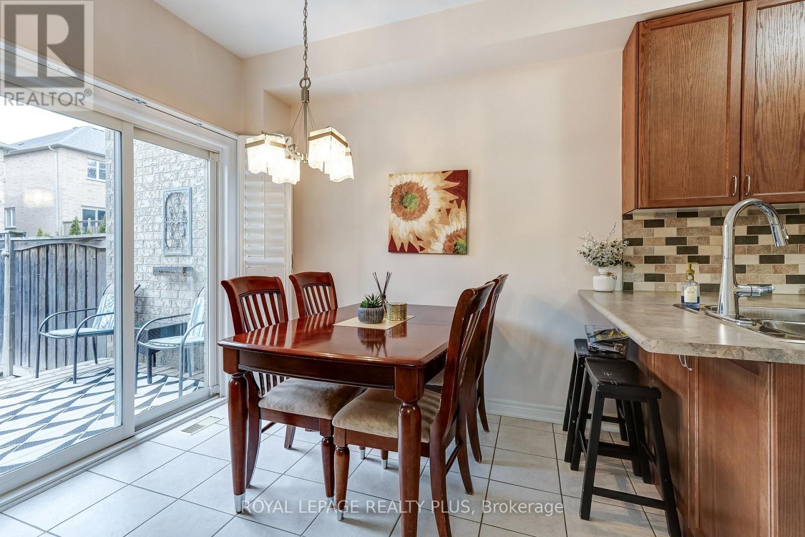 172 Lauderdale Drive Property Photo 8
