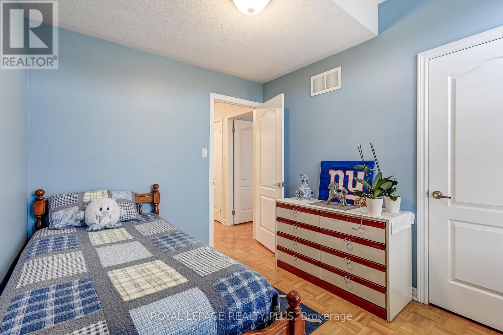172 Lauderdale Drive Property Photo 12