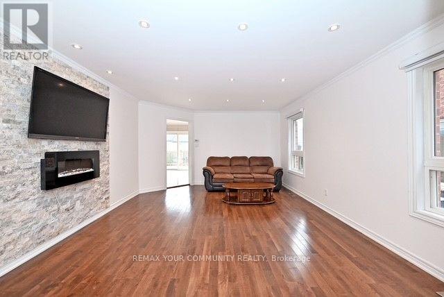 73 Laurendale Avenue Property Photo 5
