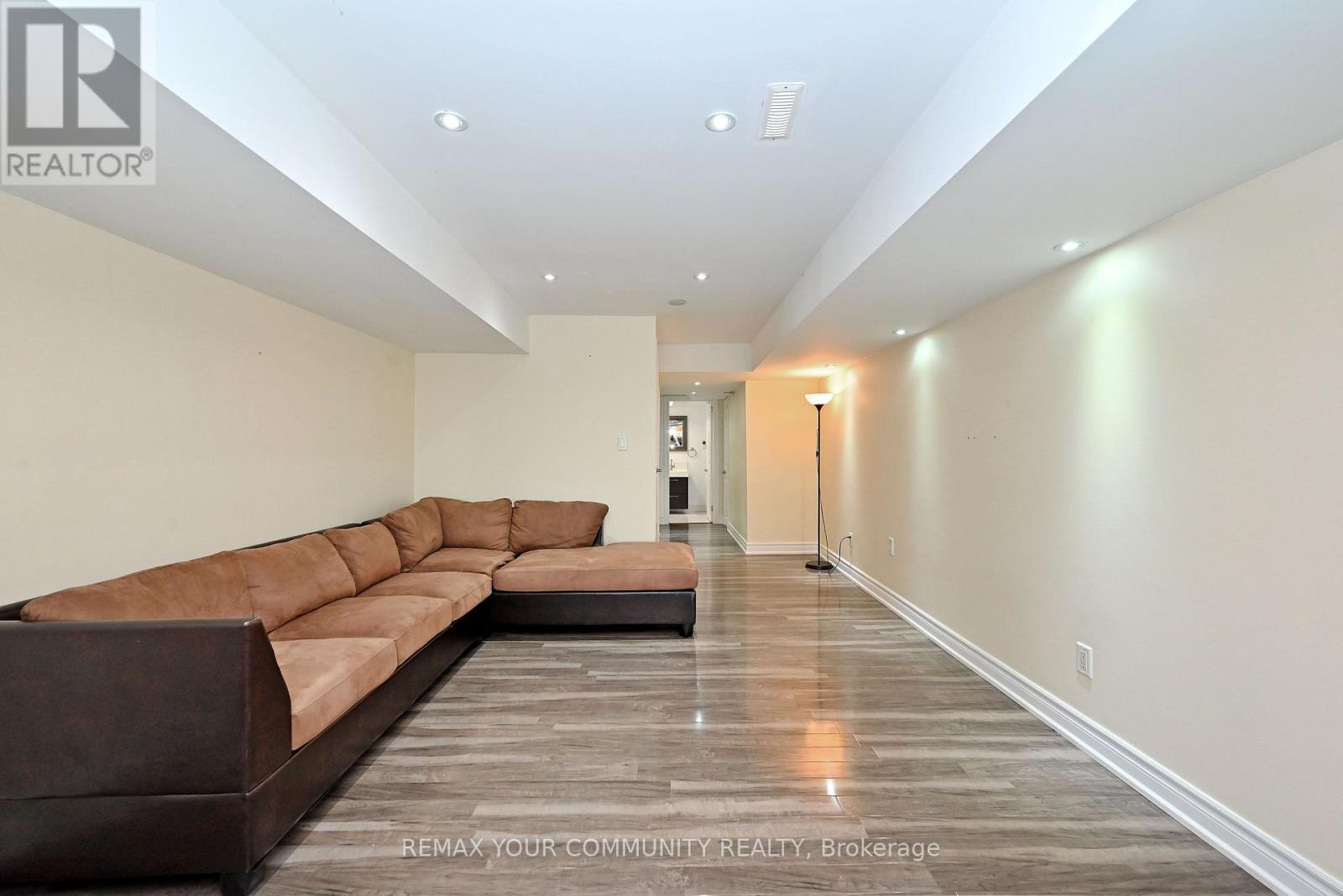 73 Laurendale Avenue Property Photo 27