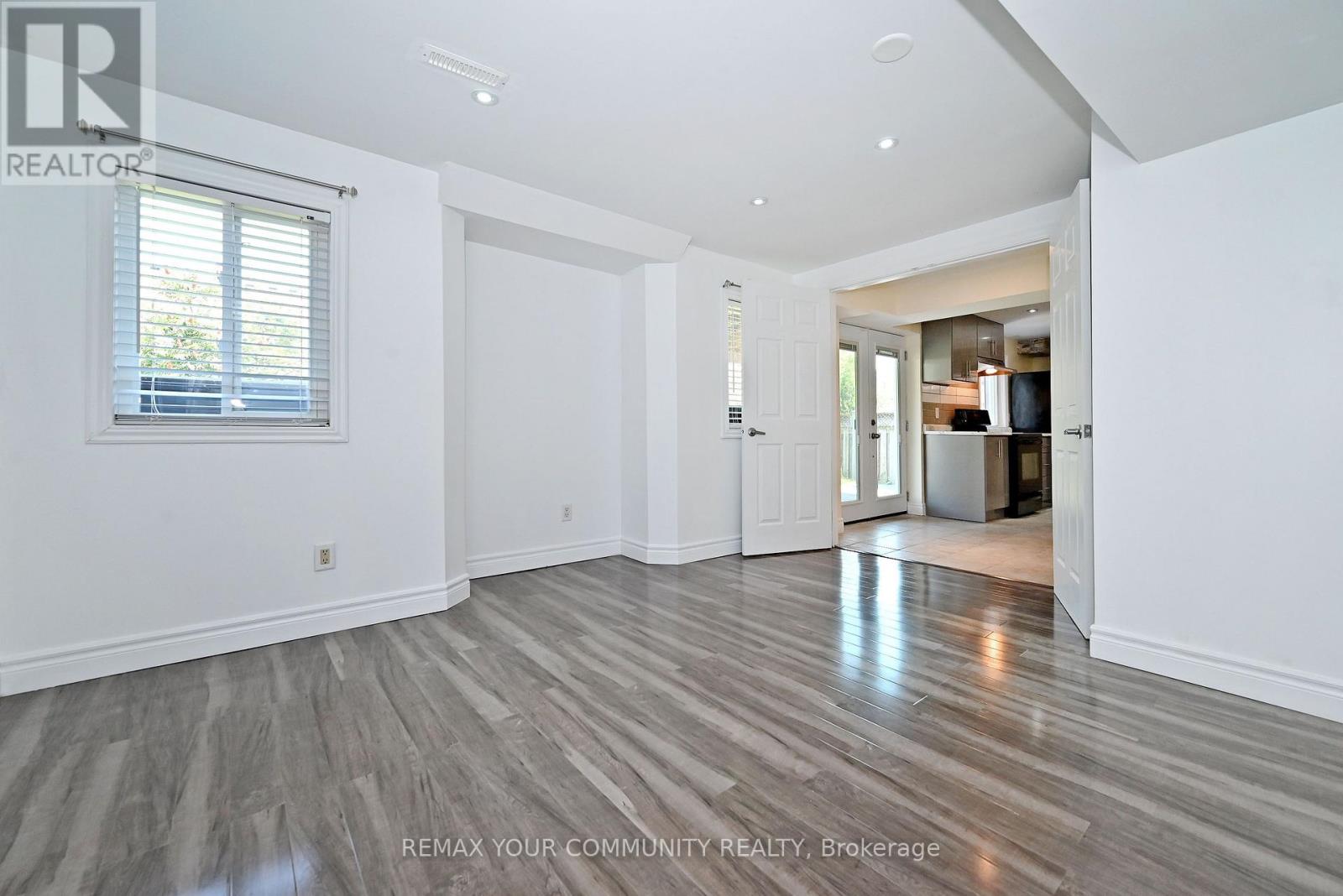 73 Laurendale Avenue Property Photo 29