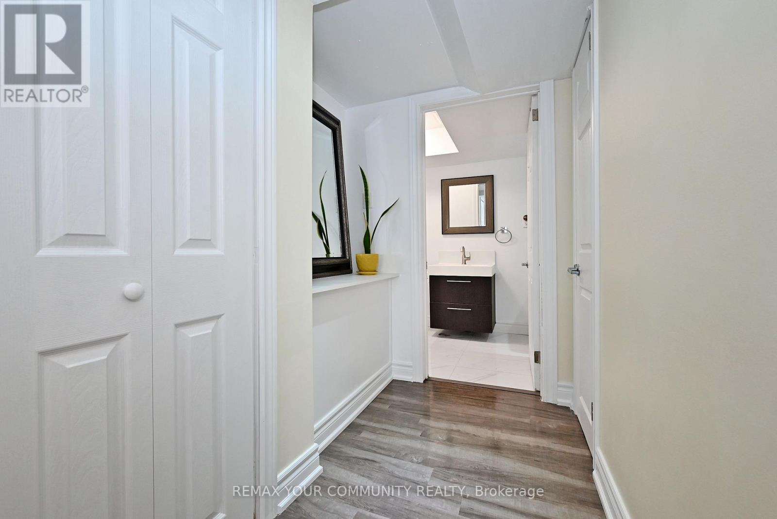 73 Laurendale Avenue Property Photo 32