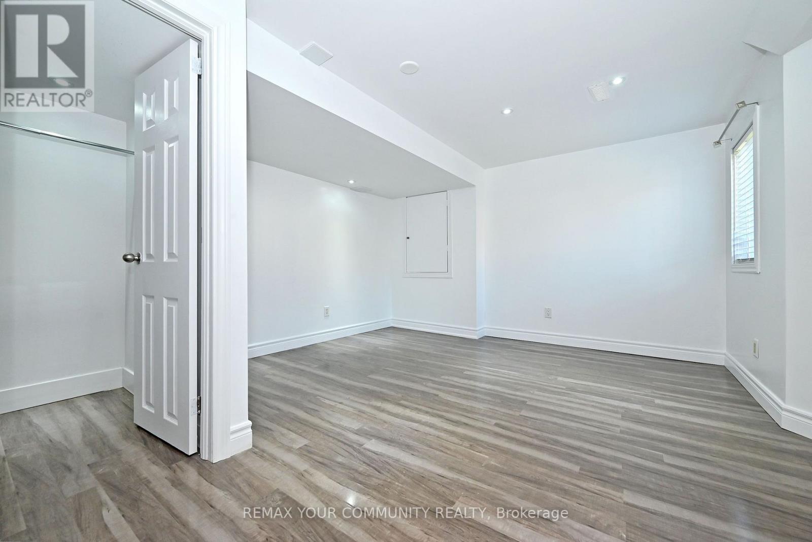 73 Laurendale Avenue Property Photo 34