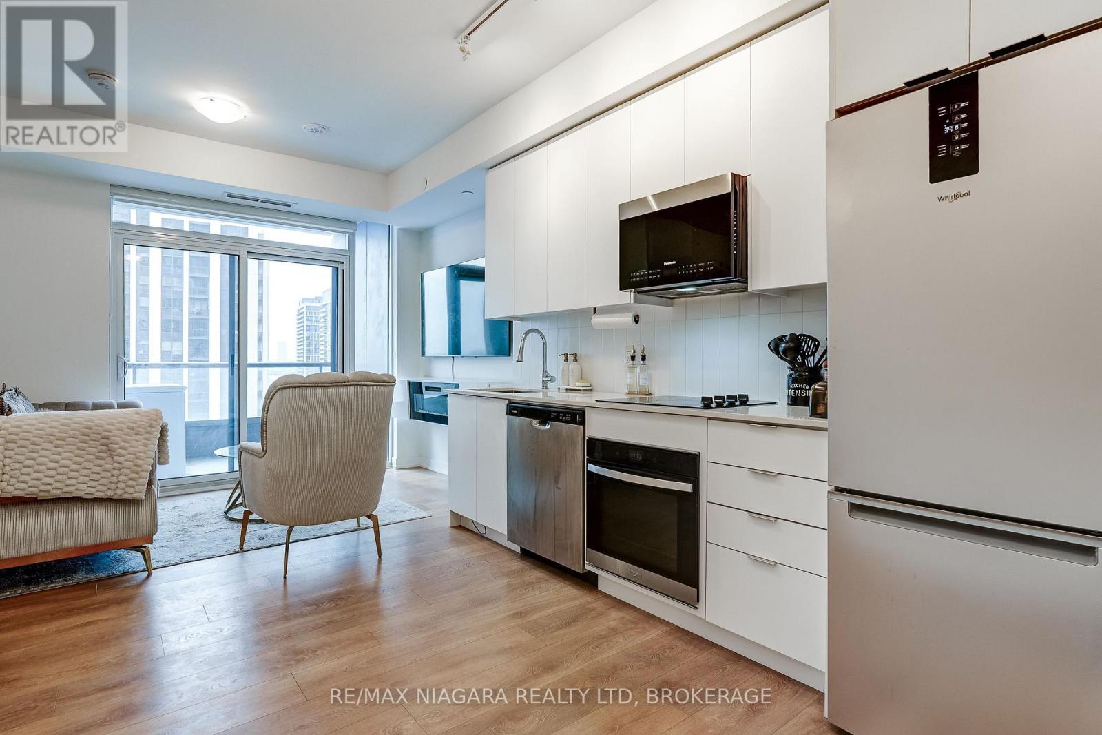 1419 - 10 Abeja Street Property Photo 9