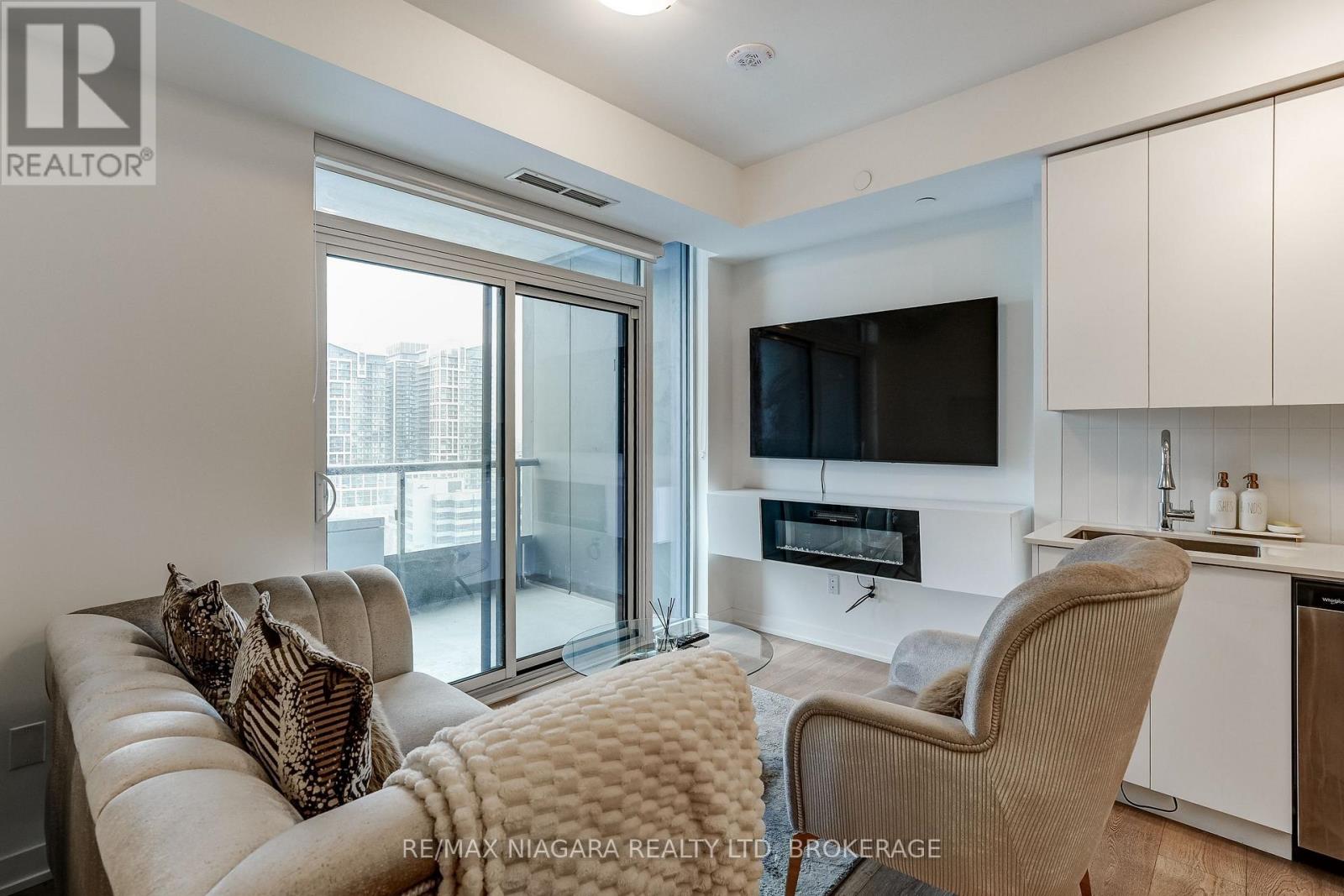 1419 - 10 Abeja Street Property Photo 12
