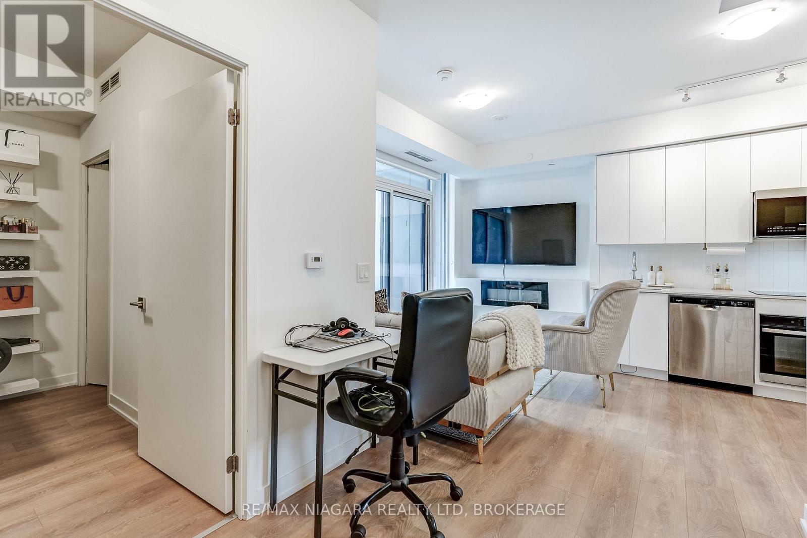 1419 - 10 Abeja Street Property Photo 15