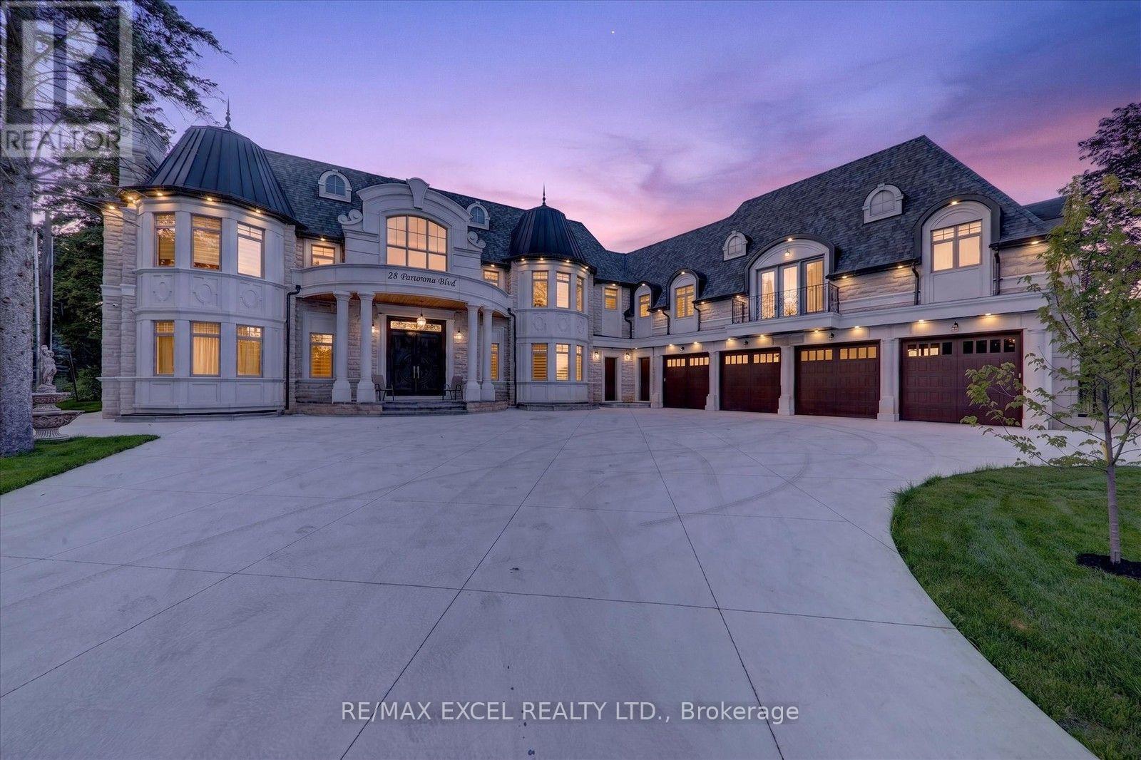28 Personna Boulevard Property Photo 1