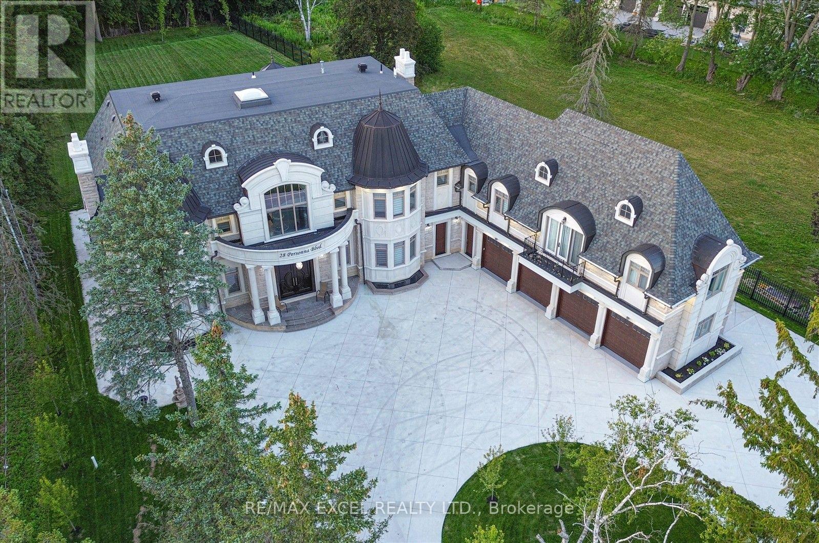 28 Personna Boulevard Property Photo 2