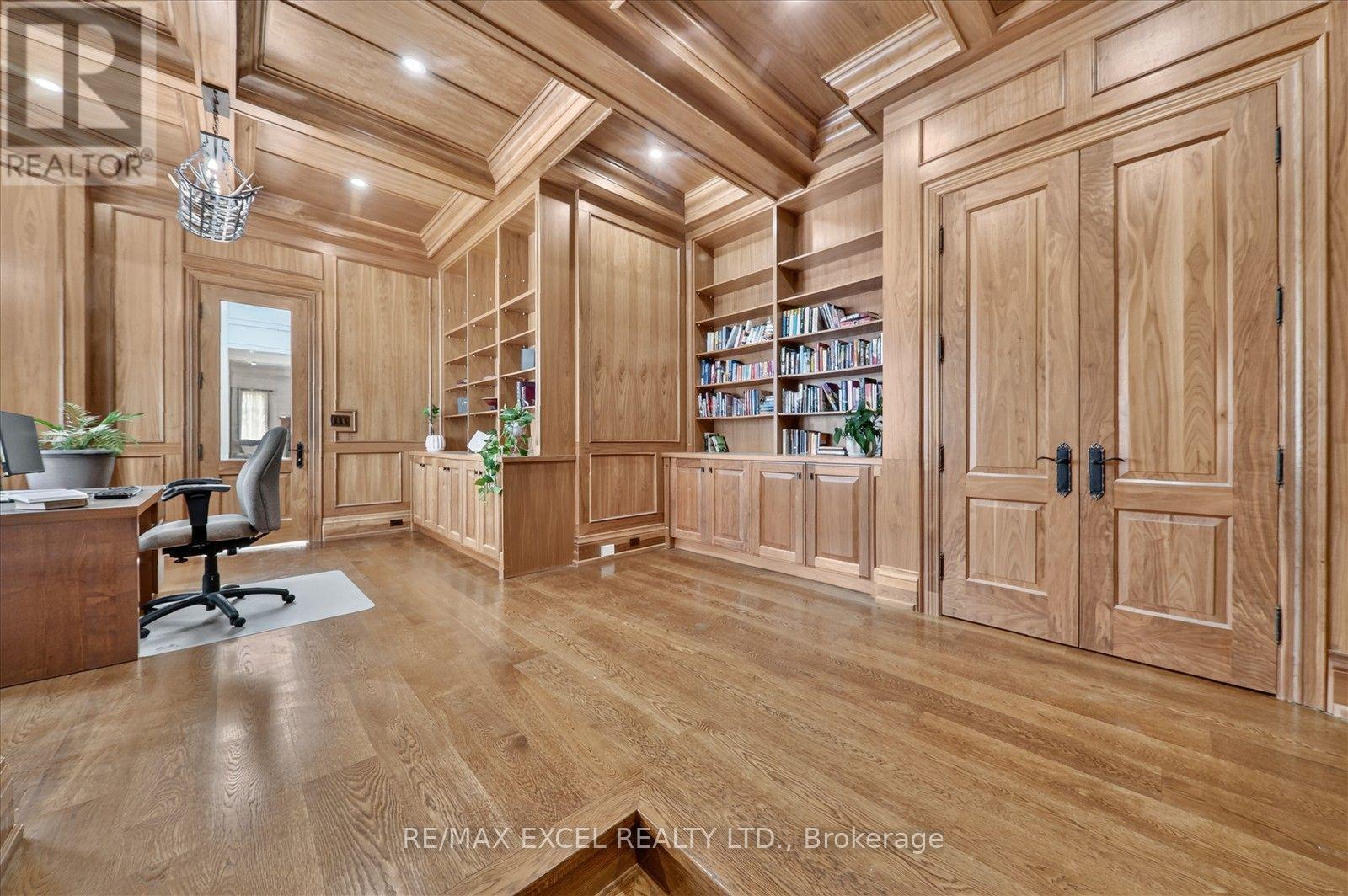 28 Personna Boulevard Property Photo 23