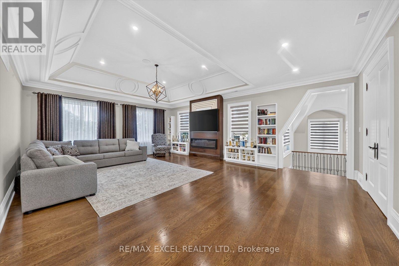 28 Personna Boulevard Property Photo 26