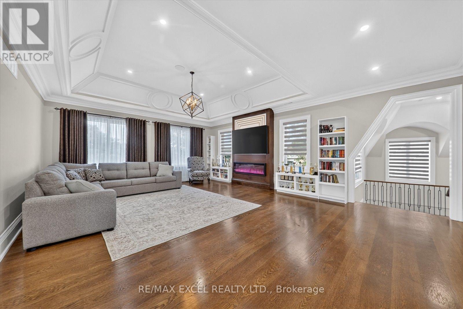 28 Personna Boulevard Property Photo 27